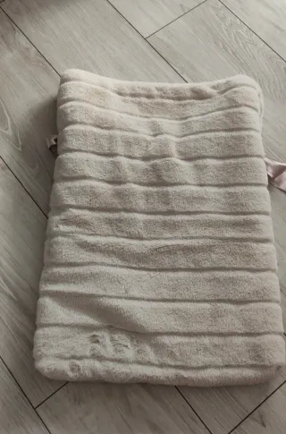 Saco capazo bebé peluche beige lazos