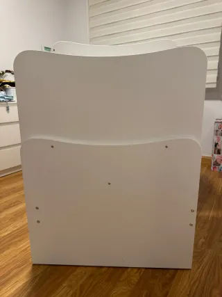 Cuna convertible en cama y escritorio