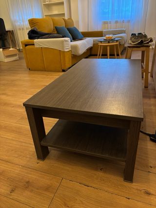 Mesa de centro salón madera oscura