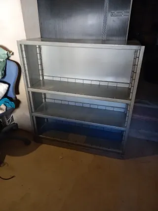 Estantería metálica de 3 baldas