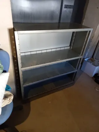 Estantería metálica de 3 baldas