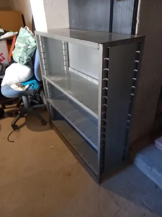 Estantería metálica de 3 baldas