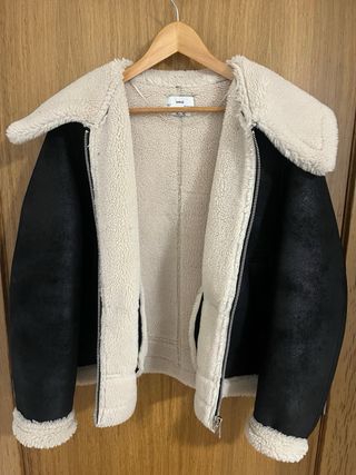 Abrigo Mango Negro con Borrego