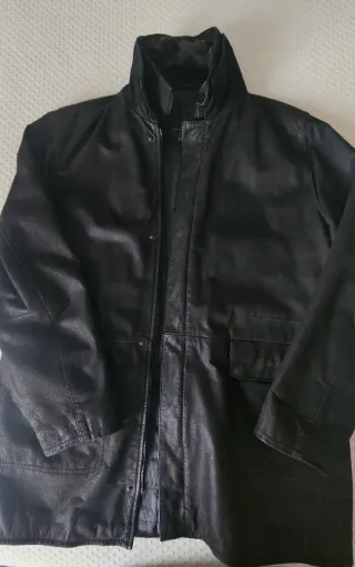 Chaquetón de piel negro