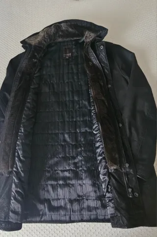 Chaquetón de piel negro