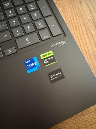 HP Victus 16-r1000ns i7