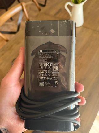 HP Victus 16-r1000ns i7