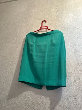 Traje de de mujer de falda y chaqueta