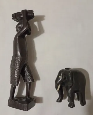 Soprammobili etnici in legno