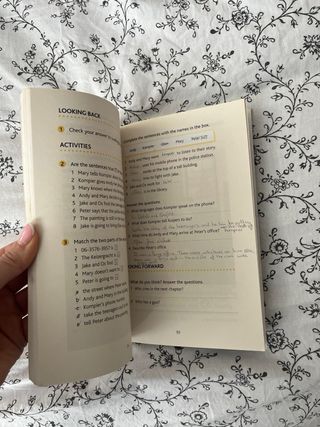 A Little Trouble in Amsterdam Level 2 Elementary.