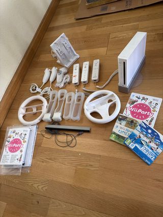 Consola Nintendo Wii + Accesorios y Juegos