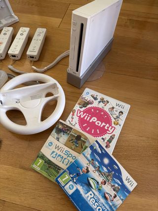 Consola Nintendo Wii + Accesorios y Juegos