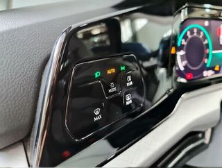 Volkswagen Golf Mk8 1.0 TSI 110cv (Nov2020)