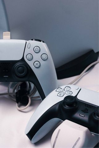 PS5 Disco + 2 Mandos + Juegos + Cargador