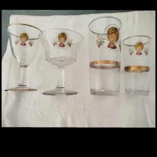 Taza, plato, vasos y copas, recuerdo 1ª comunión