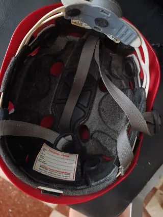 Casco de escalada Wild Country rojo