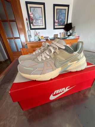 Nike V2K Run Beige/Gris