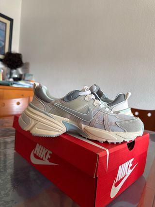 Nike V2K Run Beige/Gris