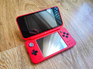 Nintendo 2DS XL (Edición Pokeball)