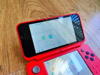 Nintendo 2DS XL (Edición Pokeball)