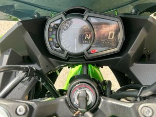 Kawasaki Ninja 400 KRT 2023