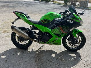 Kawasaki Ninja 400 KRT 2023