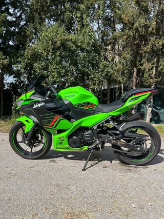 Kawasaki Ninja 400 KRT 2023