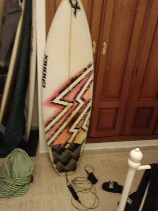 Tabla de surf con funda