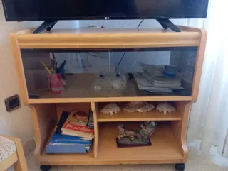 Mueble comedor y mesa con 4 sillas