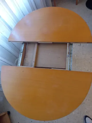 Mueble comedor y mesa con 4 sillas