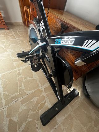 Bicicleta Estática BH Z600