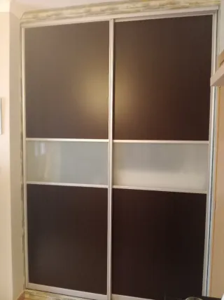 Puertas correderas armario madera y cristal