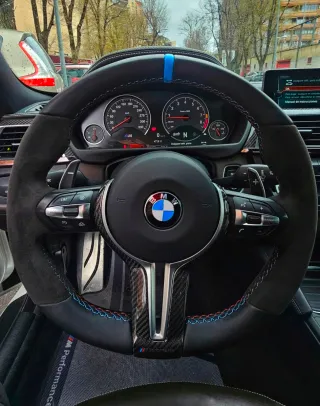 BMW M4 CS