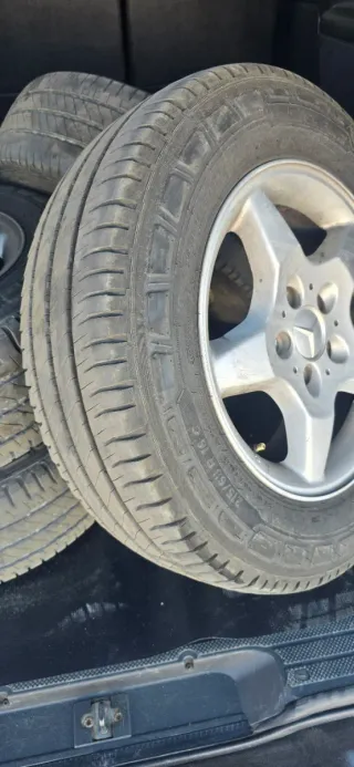 Llantas Mercedes 215/65 R16c