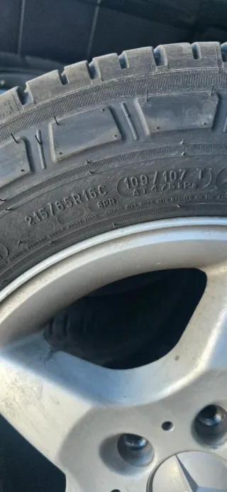 Llantas Mercedes 215/65 R16c