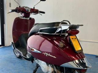 Aprilia Habana 50cc Scooter Rojo