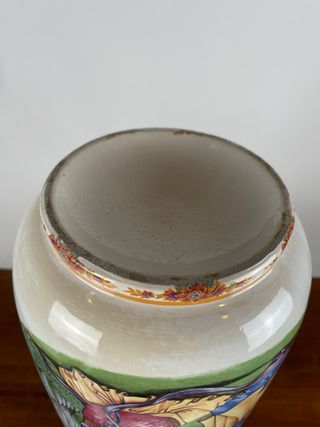 Vaso  cinese vintage in porcellana decorato a mano