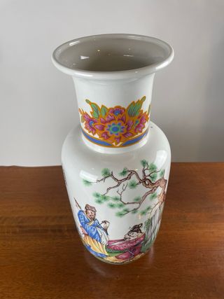 Vaso  cinese vintage in porcellana decorato a mano