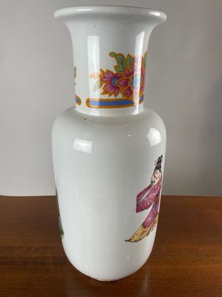 Vaso  cinese vintage in porcellana decorato a mano