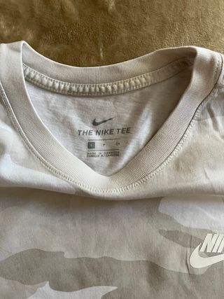 Camiseta Nike Camuflaje Beige y Blanca