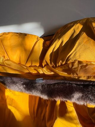 Abrigo acolchado amarillo Zara