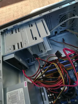 Ordenador LG Torre Plata y Negro