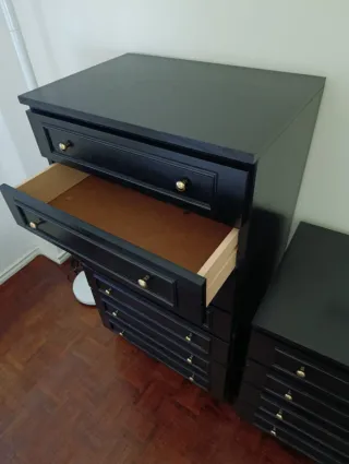 Camiseiro de madeira preto