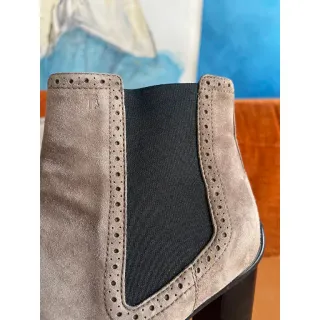 Stivali Tod's scamosciati con scatola