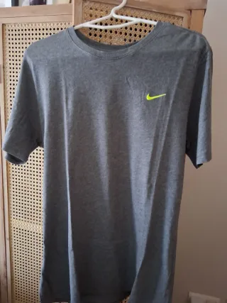 Camiseta Nike Talla M Chico