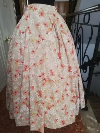 Falda huertana floral sin estrenar