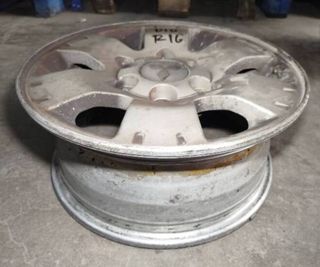 Mitsubishi 43589 mr992090 llanta montero 3.2 did