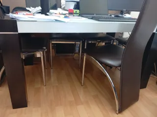 Mesa de comedor con 6 sillas. NEGOCIABLE. SOLO HOY