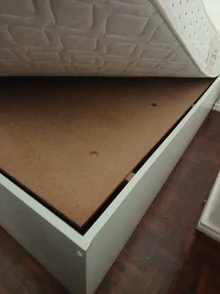 Estrutura de cama com arrumação