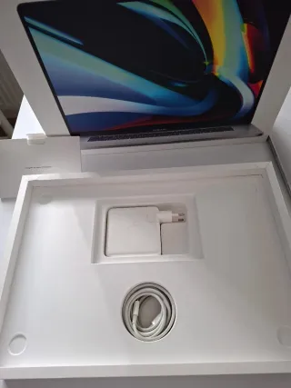 MacBook Pro 16 2019 i9 32GB RAM 1TB SSD